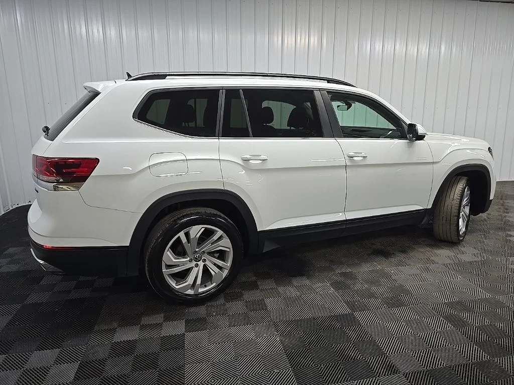 Used 2022 White Volkswagen 3.6L V6 SE w/Technology image 7