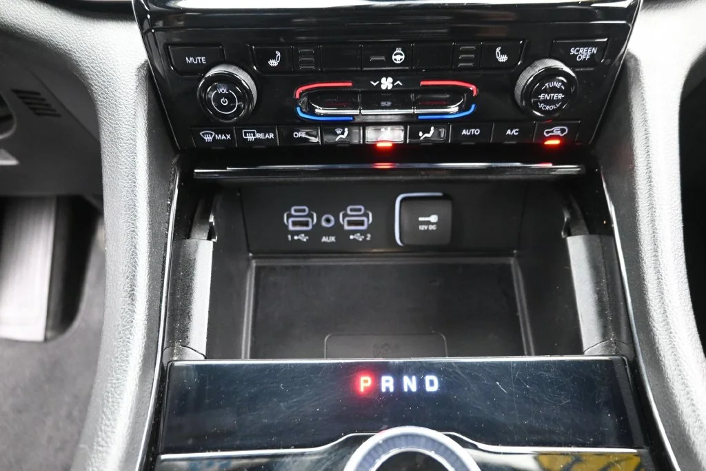 Used 2023 Black Jeep Altitude X image 19