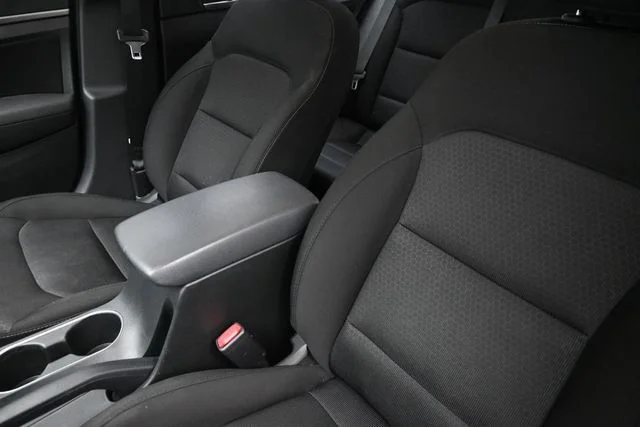 Used 2018 Silver Hyundai Value Edition image 18