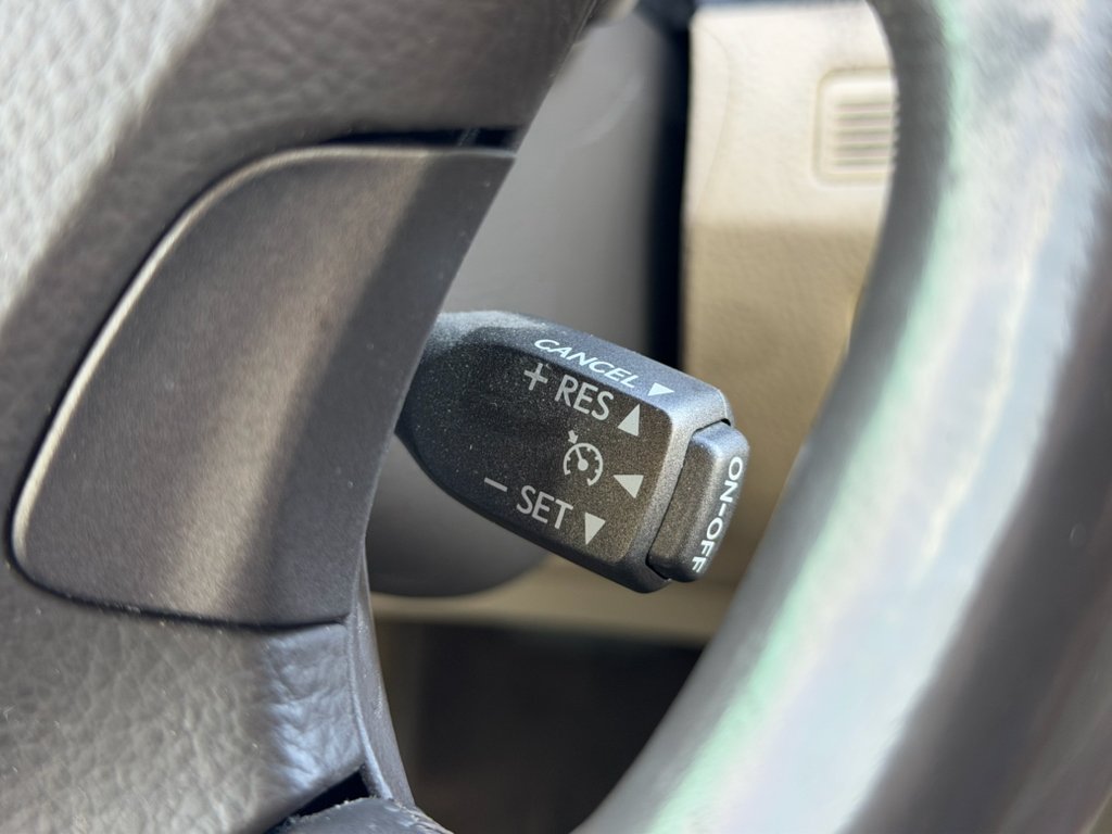Used 2011 Starfire Pearl Lexus Base image 22