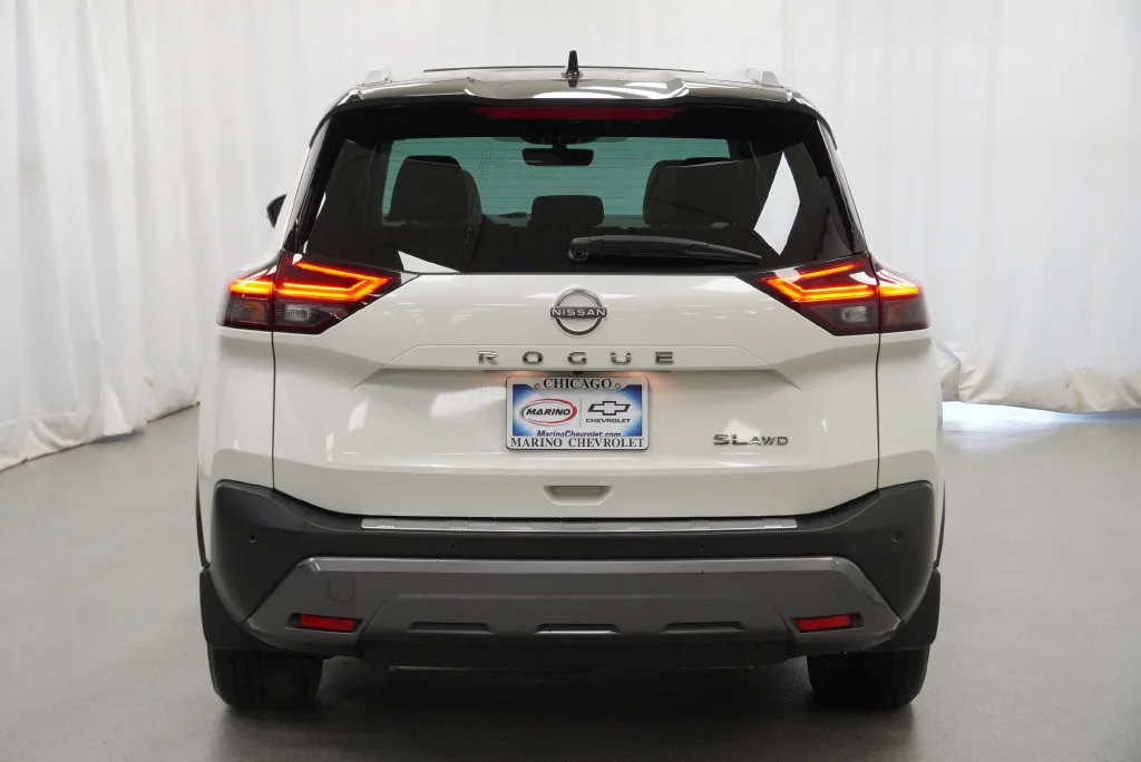 Used 2023 Pearl White Trico Nissan SL image 14