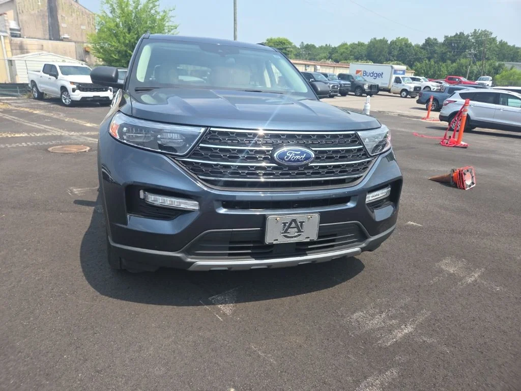 Certified Used 2022 Blue Ford XLT image 2