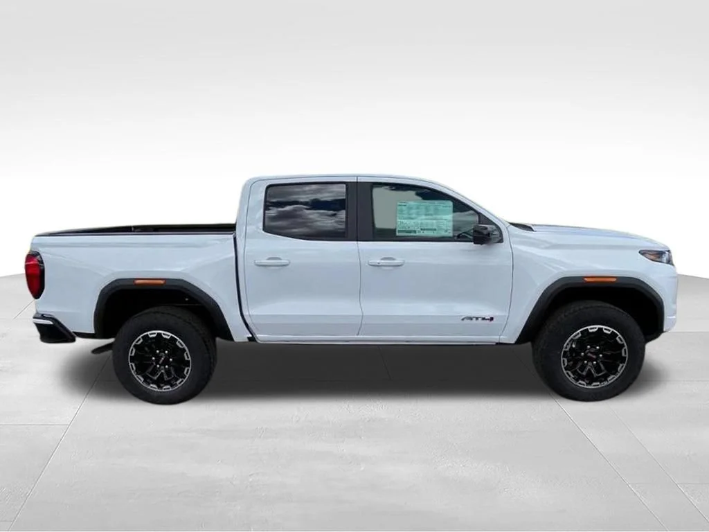 New 2026 Summit White GMC AT4 image 4