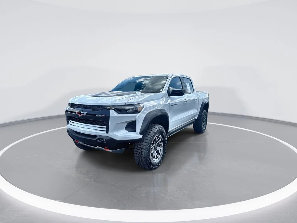 Used 2024 White Chevrolet ZR2 image 4