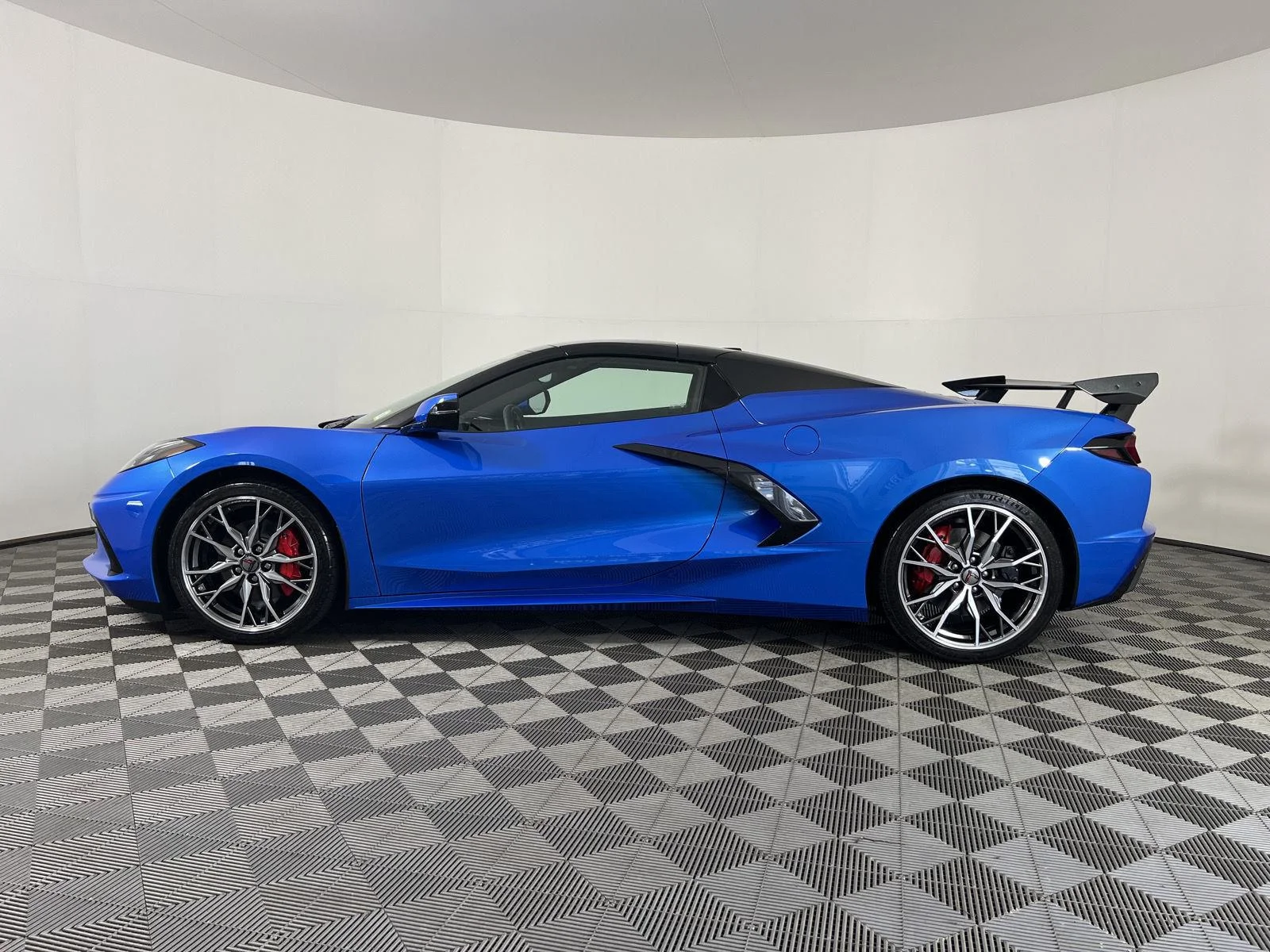 Used 2025 Riptide Blue Metallic Chevrolet 2LT image 26