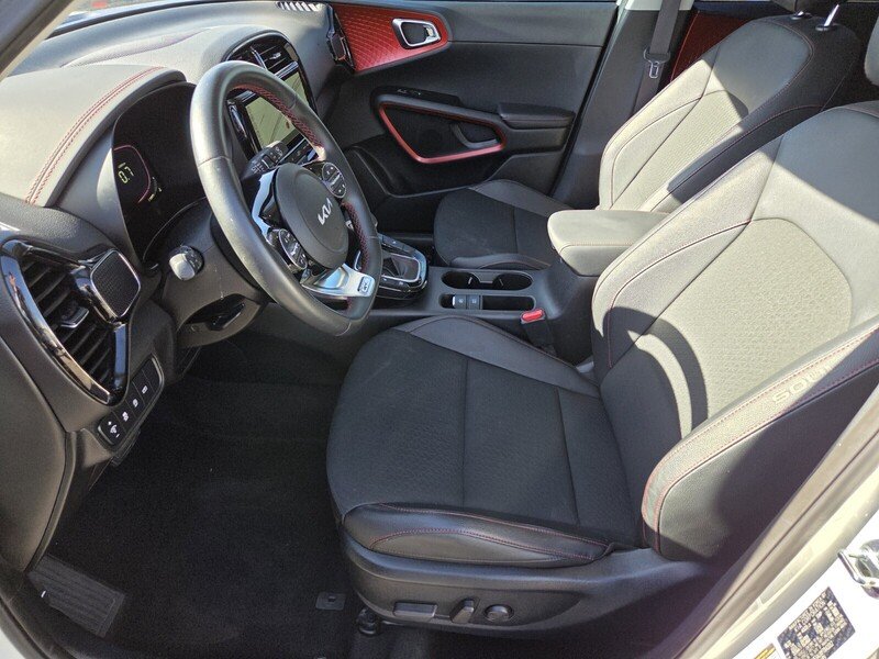 Used 2023 White Kia GT-Line image 13