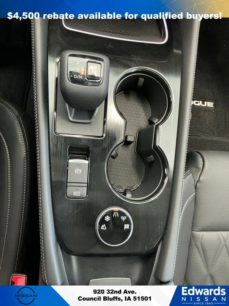 New 2026 Boulder Gray Pearl / Super Black Two-tone Nissan Platinum image 31