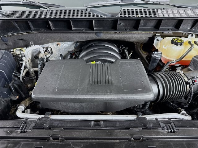 Used 2022 Iridescent Pearl Tricoat Chevrolet RST image 31