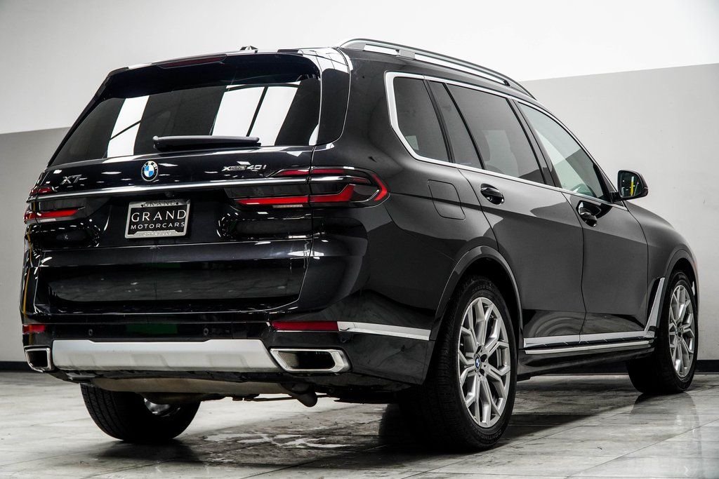 Used 2025 Black BMW xDrive40i image 13
