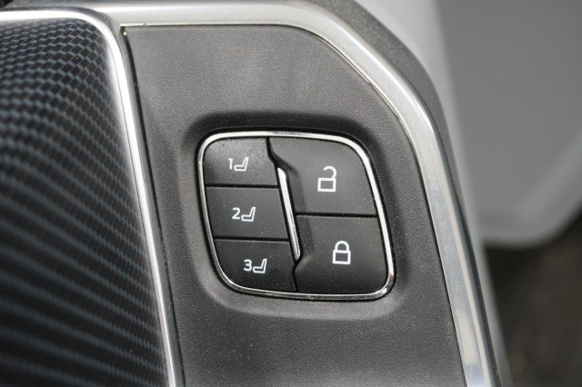 Used 2024 STAR WHITE METALLIC TRI-COAT Ford Limited image 17