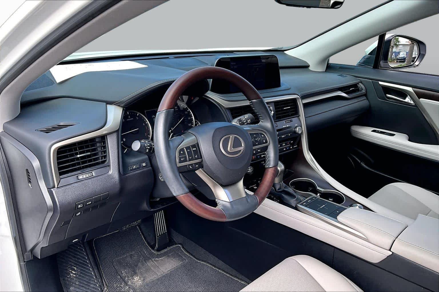 Used 2022 Eminent White Pearl Lexus  image 18
