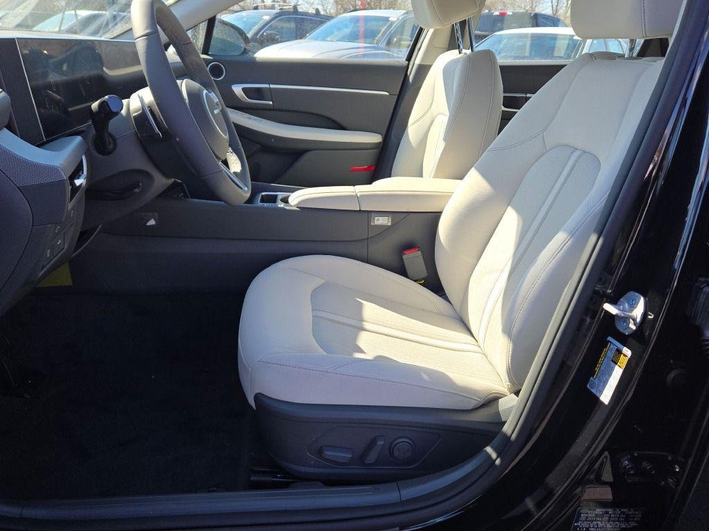 New 2026 Black Hyundai SEL Sport image 21