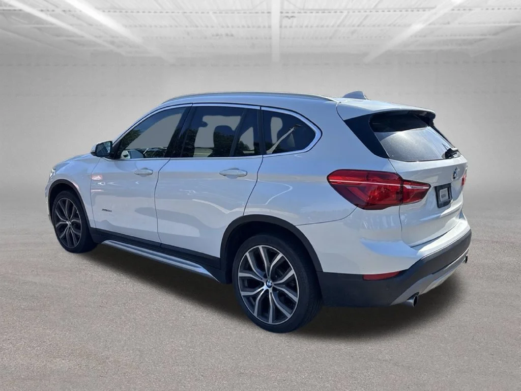 Used 2017 White BMW xDrive28i image 4