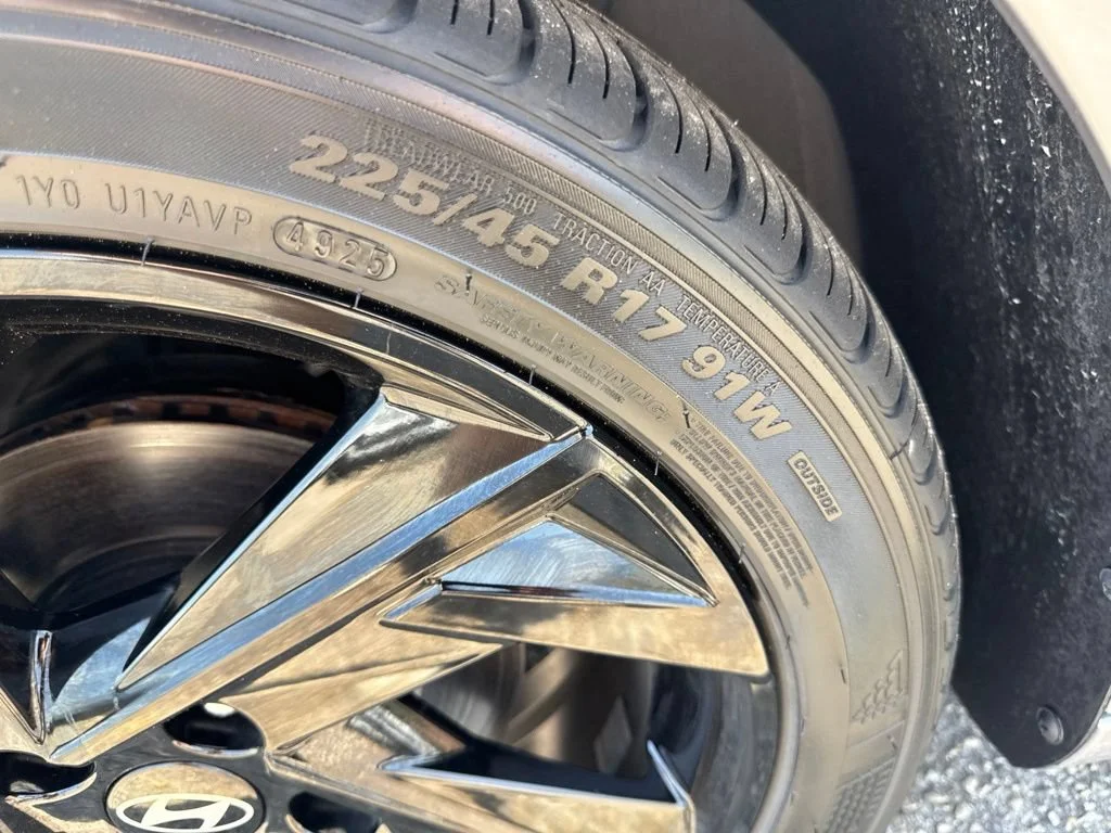 Used 2026 Silver Hyundai SEL Sport image 28