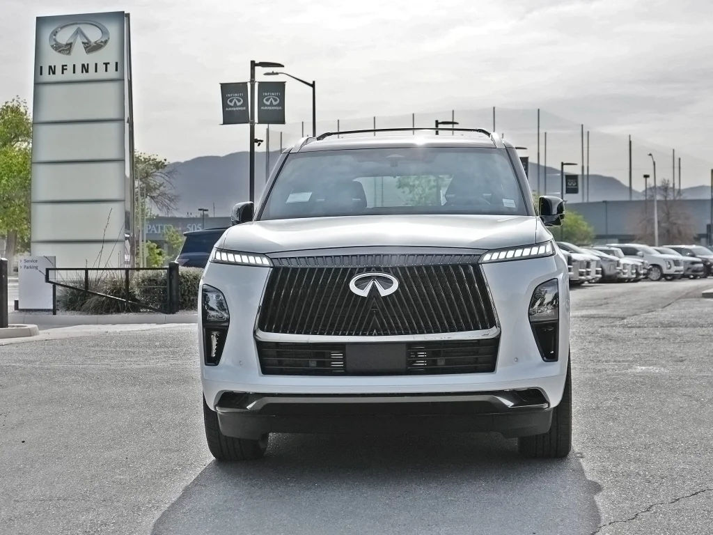 Certified Used 2026 Radiant White/Black Obsidian INFINITI AUTOGRAPH image 2