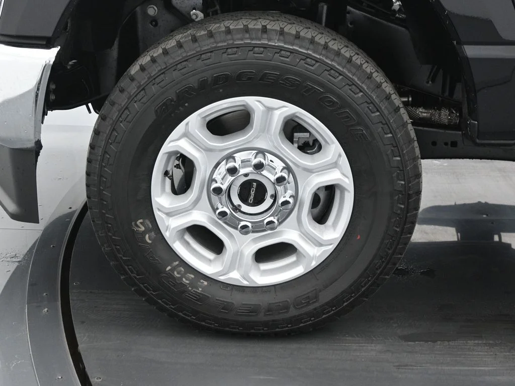 New 2026 Agate Black Metallic Ford XLT image 21