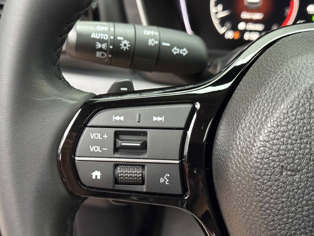 Used 2025 Red Honda Touring image 32