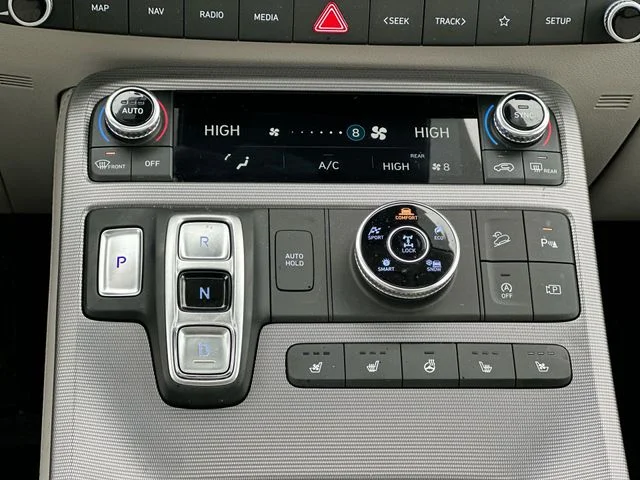 Used 2025 White Hyundai Calligraphy image 19