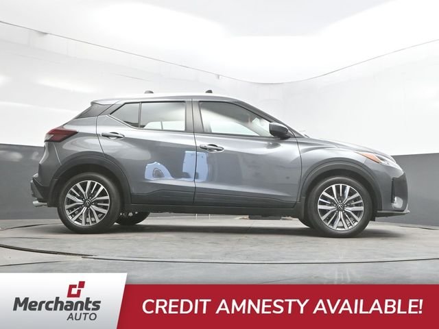Used 2024 Gray Nissan SV image 39