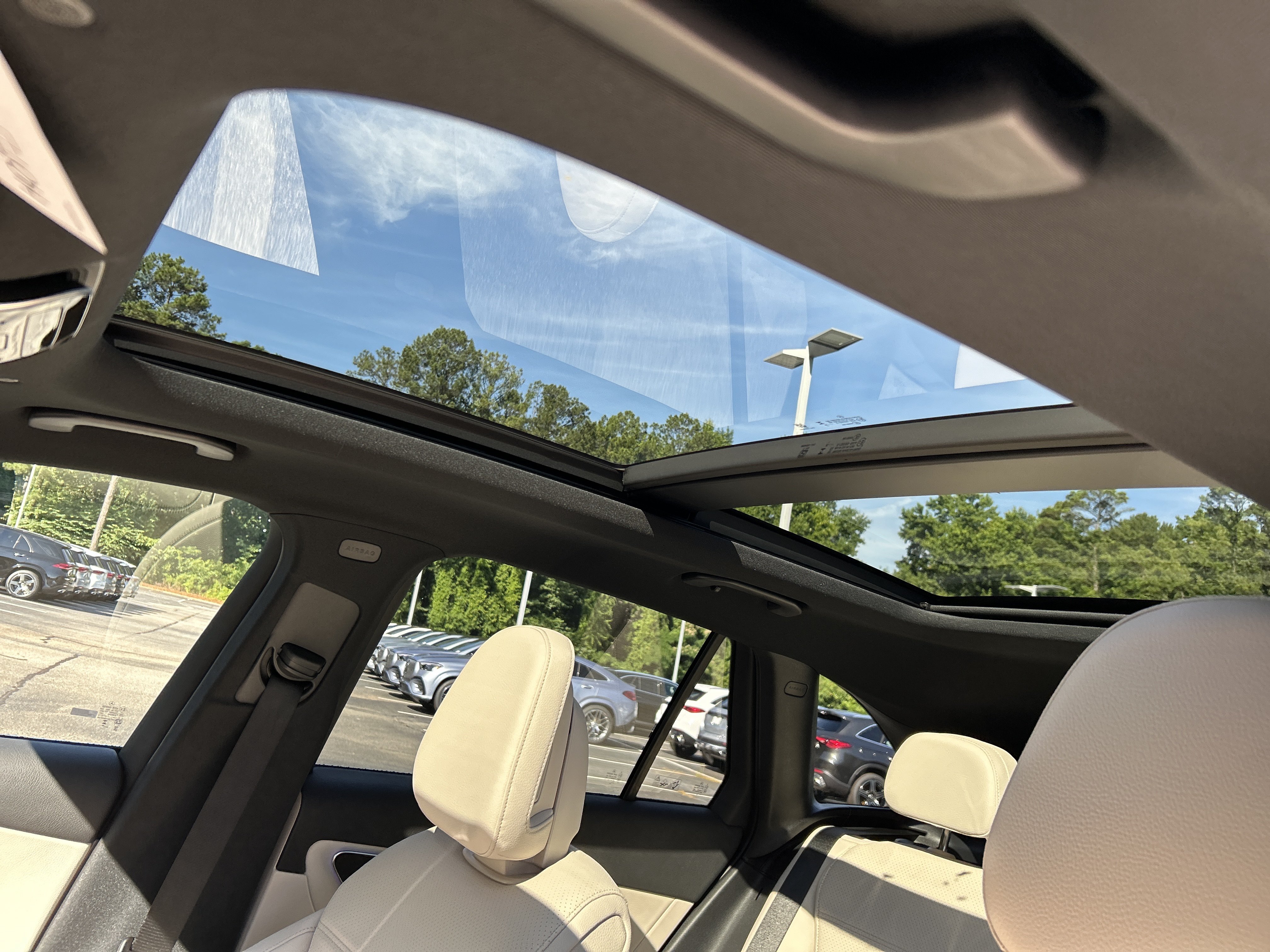 New 2026 MANUFAKTUR Patagonia Red Metallic Mercedes-Benz GLC 300 4MATIC® SUV image 22