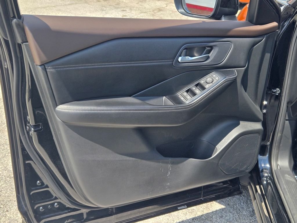 Used 2023 Black Nissan SV image 29