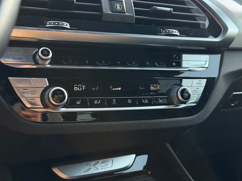 Used 2021 Black BMW xDrive30i image 22