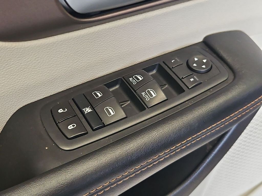 2017 Chrysler Pacifica Touring-L - Photo 11