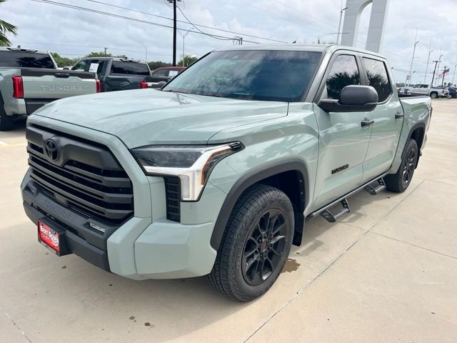 Used 2024  Toyota SR5 image 3