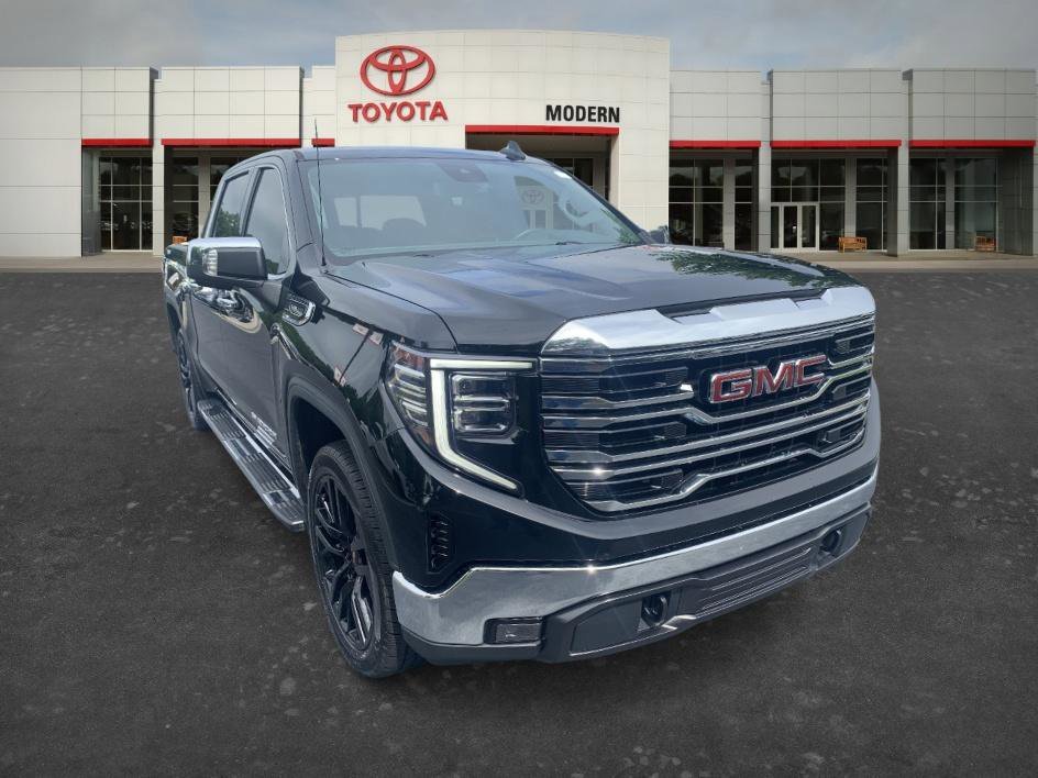 Used 2023 Onyx Black GMC SLT image 3