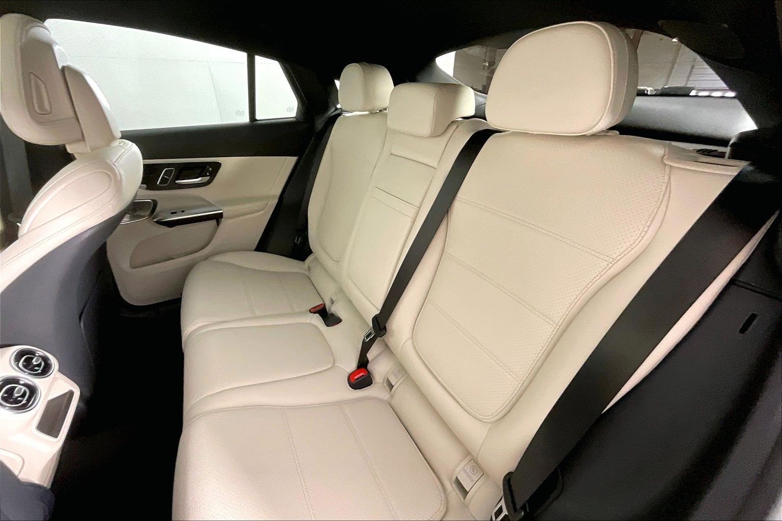 New 2026 Black Mercedes-Benz GLC 300 image 23