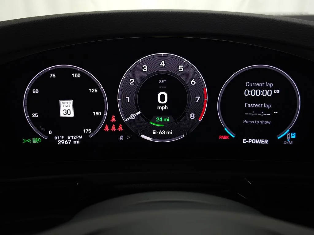 Used 2025  Porsche Base image 22