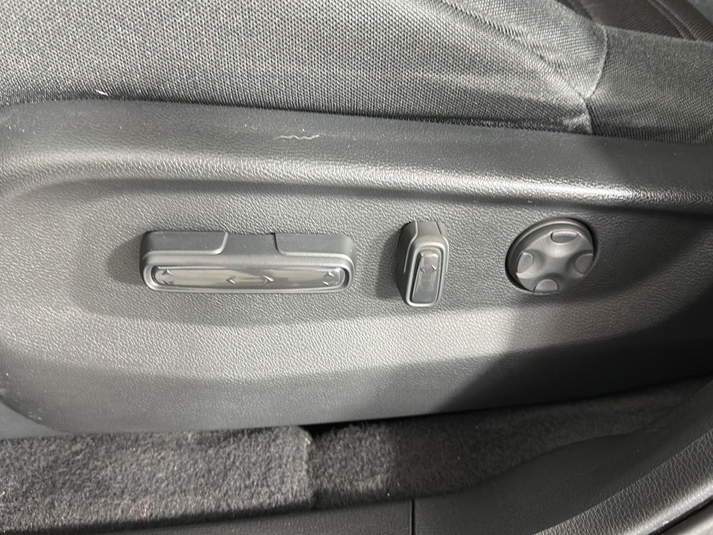 Used 2018 Crystal Black Pearl Honda EX image 9