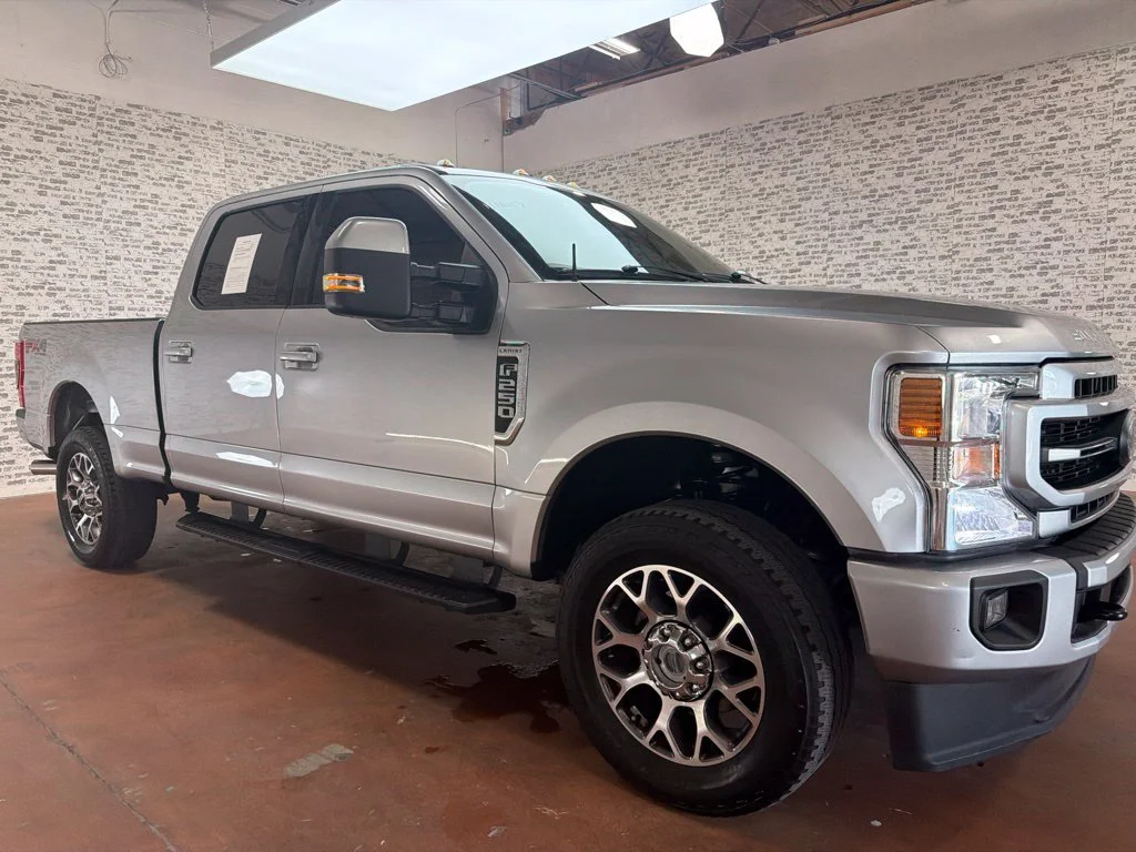 Used 2022 Silver Metallic Ford Lariat image 1