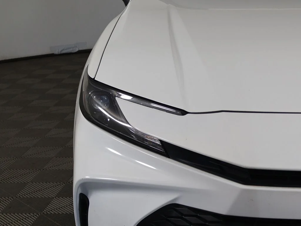 Used 2025 White Toyota LE image 11