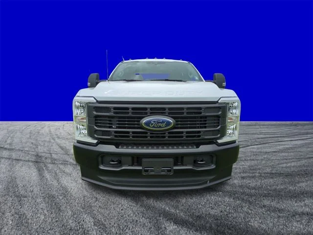 2026 Ford F-350 Super Duty Chassis Cab XL - Photo 9