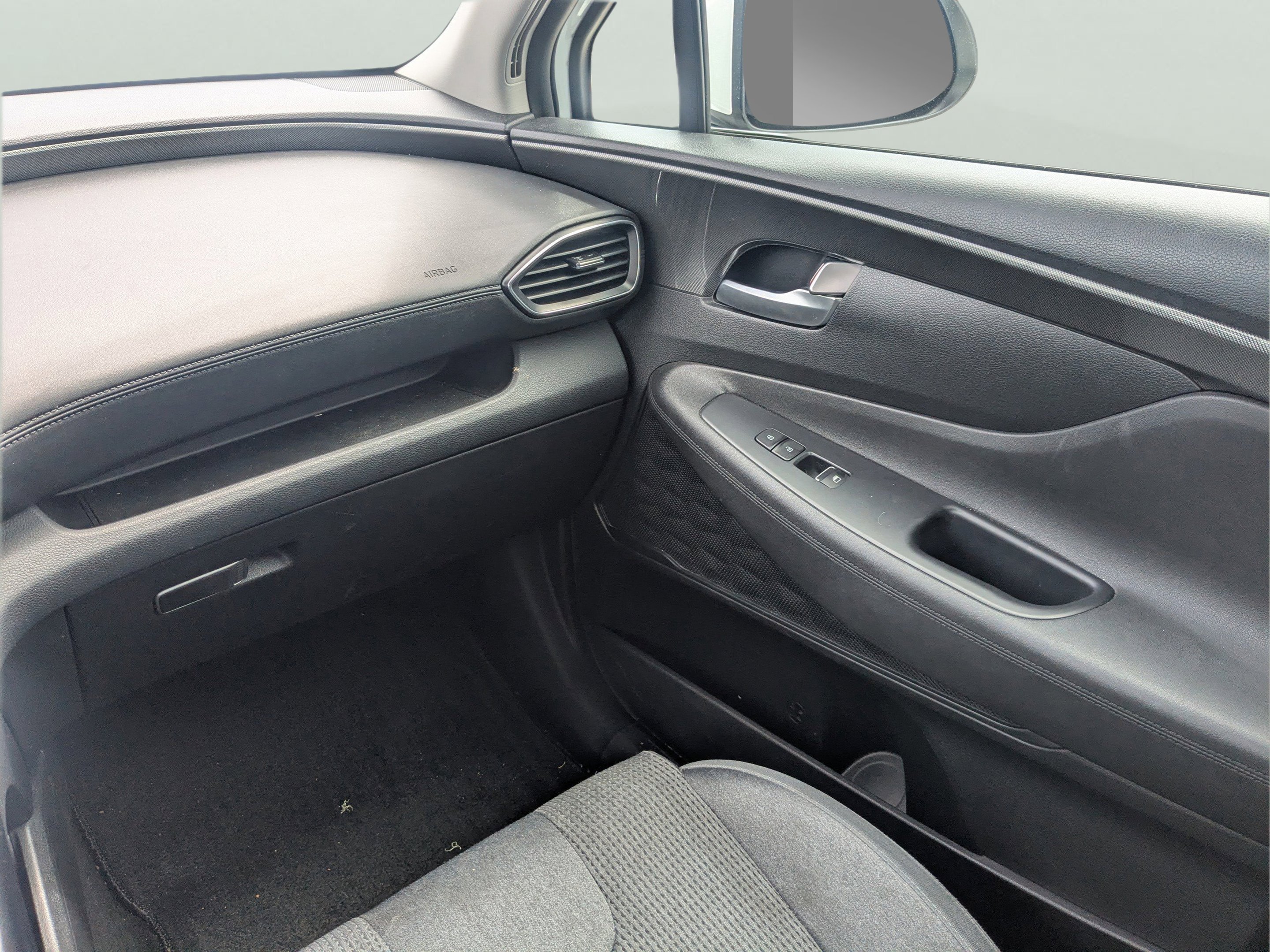 Used 2021 Quartz White Hyundai SE image 19