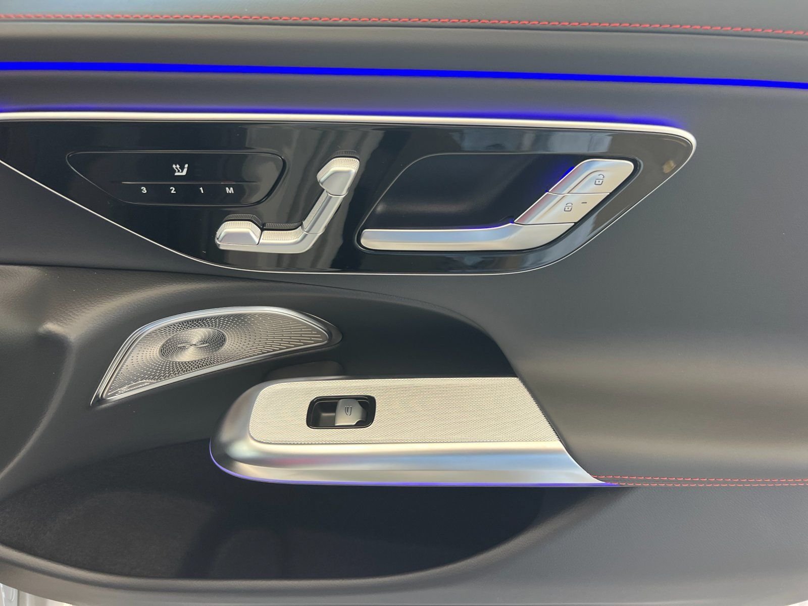 New 2026 MANUFAKTUR Alpine Grey Mercedes-Benz E 53 AMG® image 19