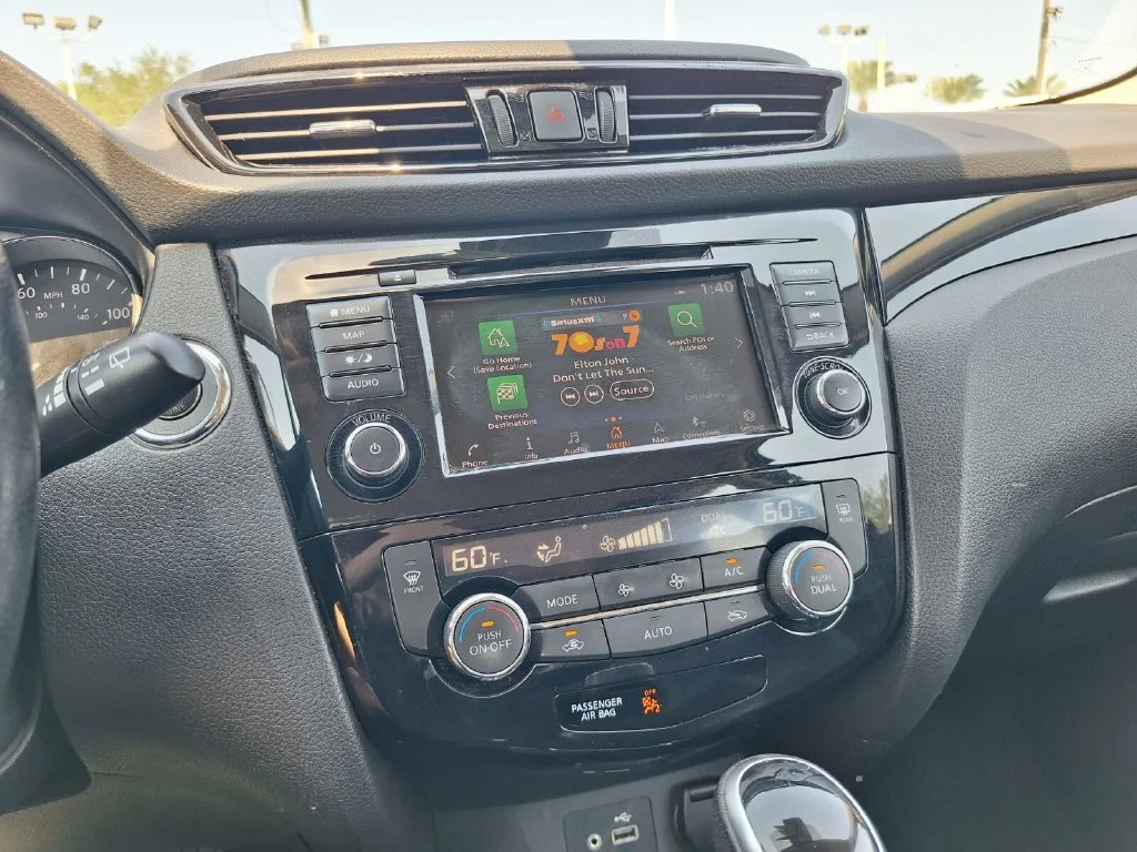Used 2022 Black Nissan SL image 12