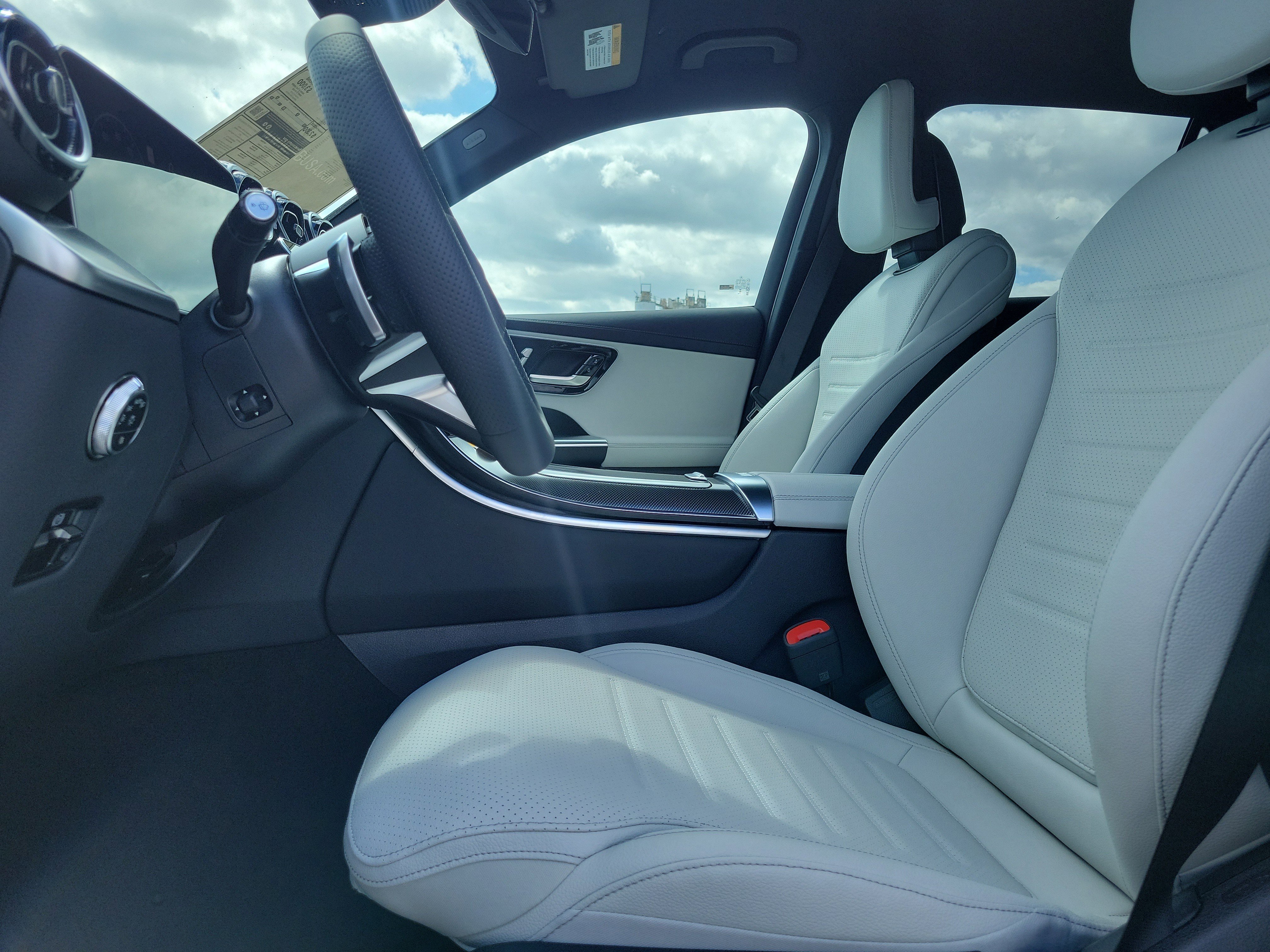 New 2026 Polar White Mercedes-Benz GLC 300 image 54