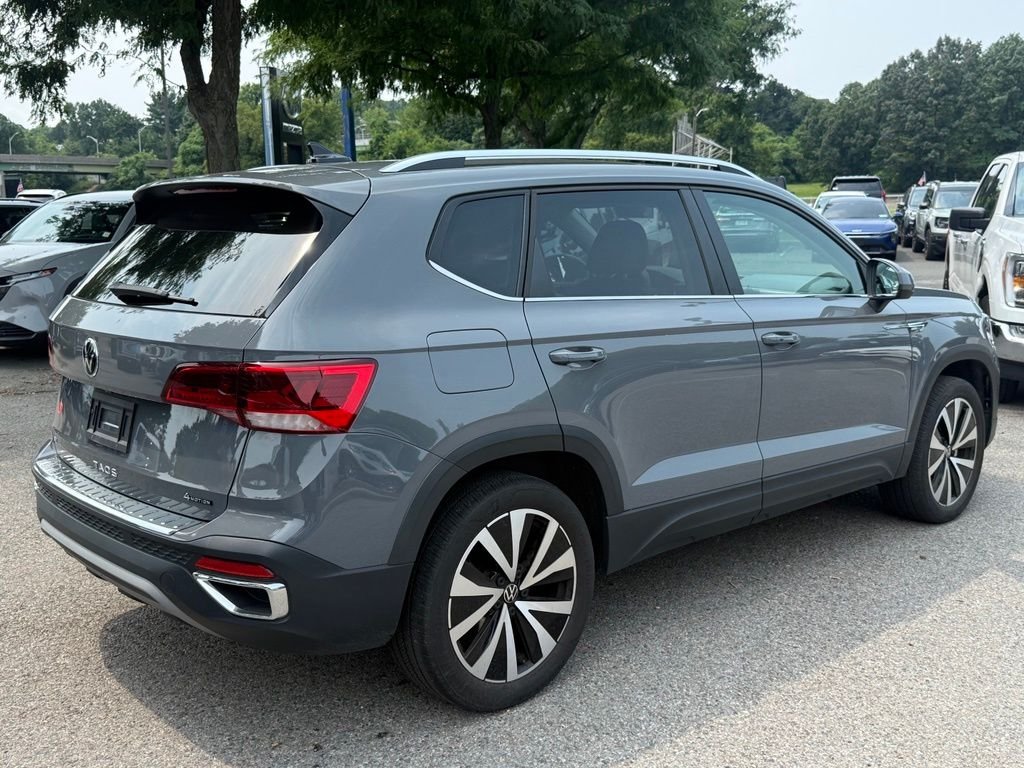 Used 2022 Pure Gray Volkswagen 1.5T SE image 10