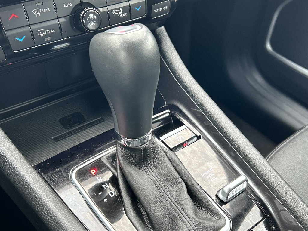 Used 2023 Gray Jeep Latitude Lux image 25