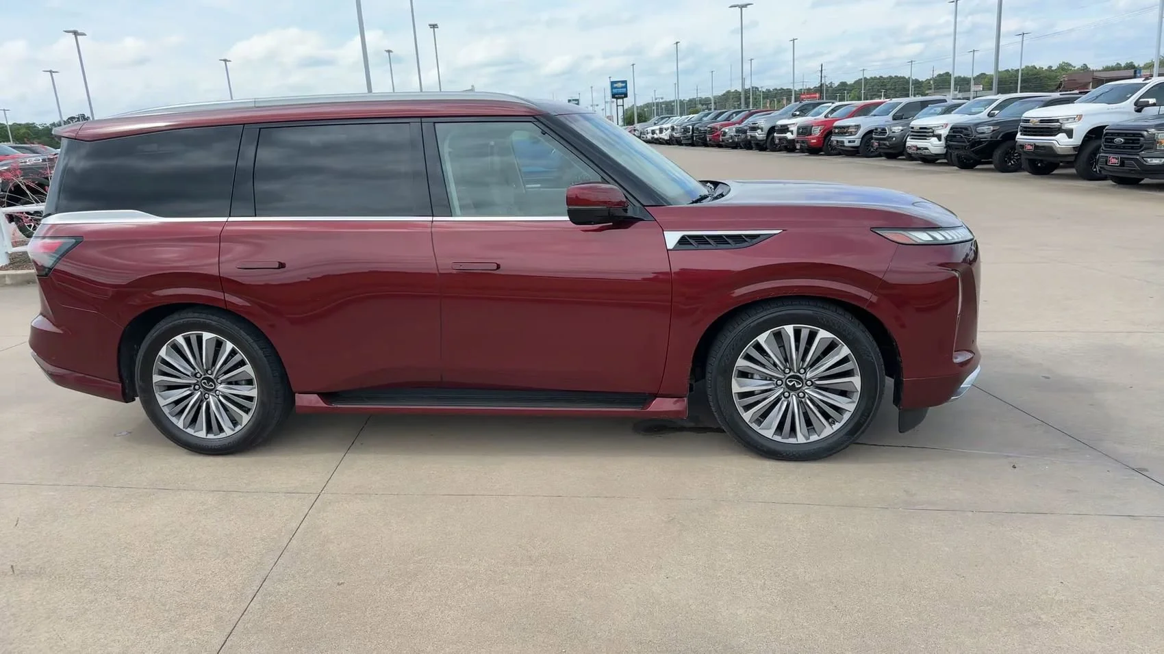 Used 2025 Coulis Red INFINITI SENSORY image 2