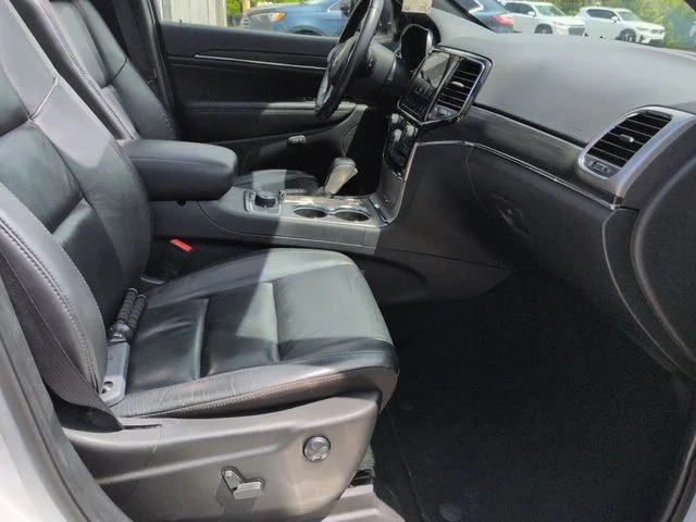 Used 2022 White Jeep Limited image 30