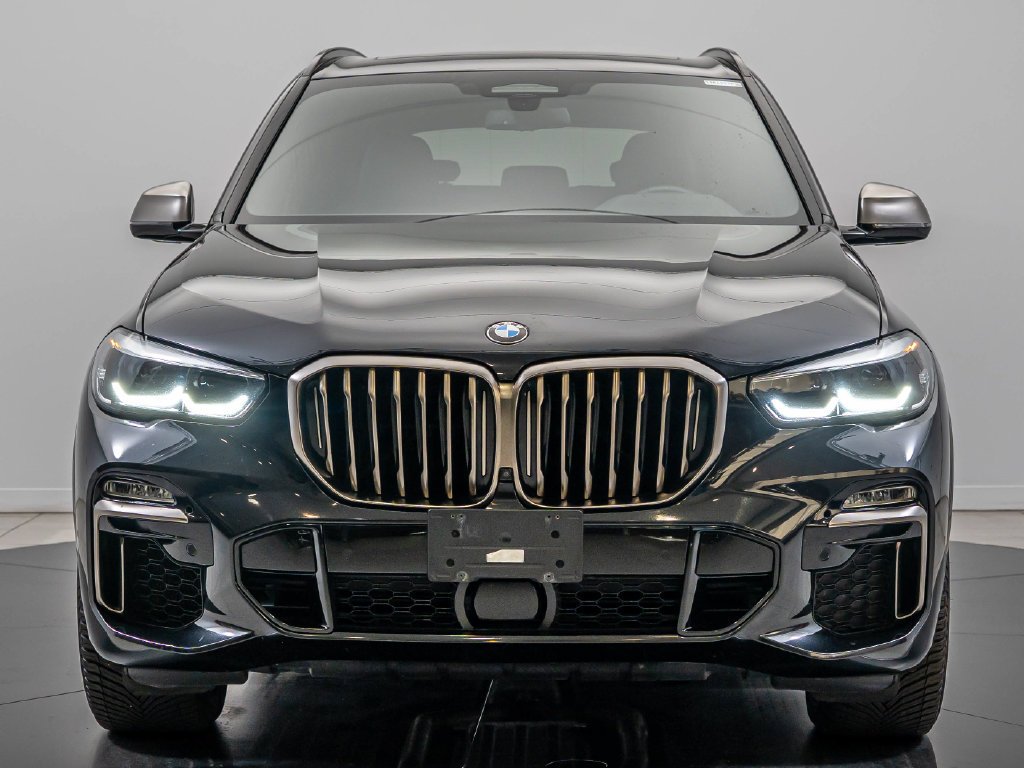 Used 2020 Black Sapphire Metallic BMW M50i image 2
