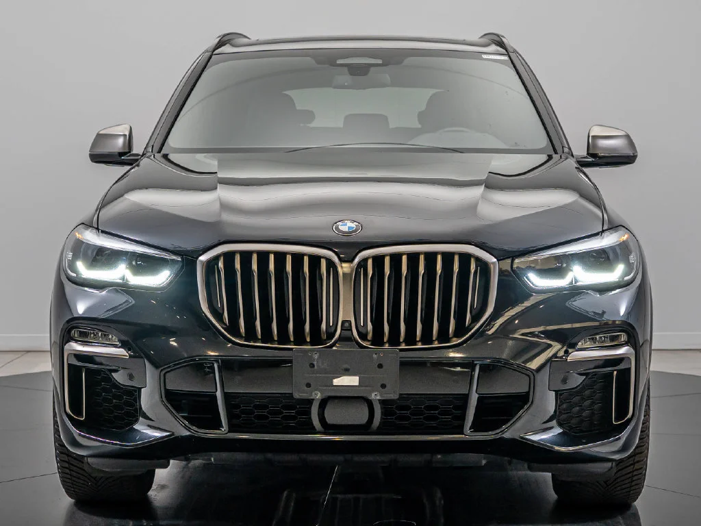 Used 2020 Black Sapphire Metallic BMW M50i image 2