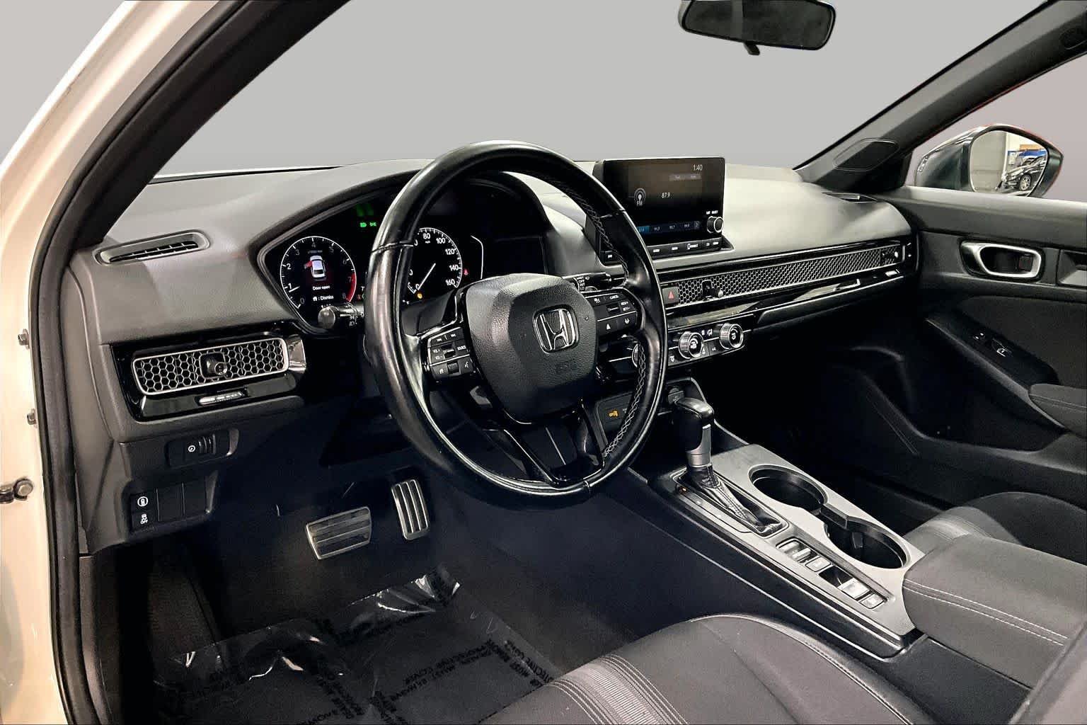 Used 2024 Platinum White Pearl Honda Sport image 18