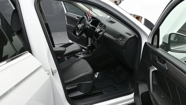 Used 2022 White Volkswagen 2.0T SE image 13
