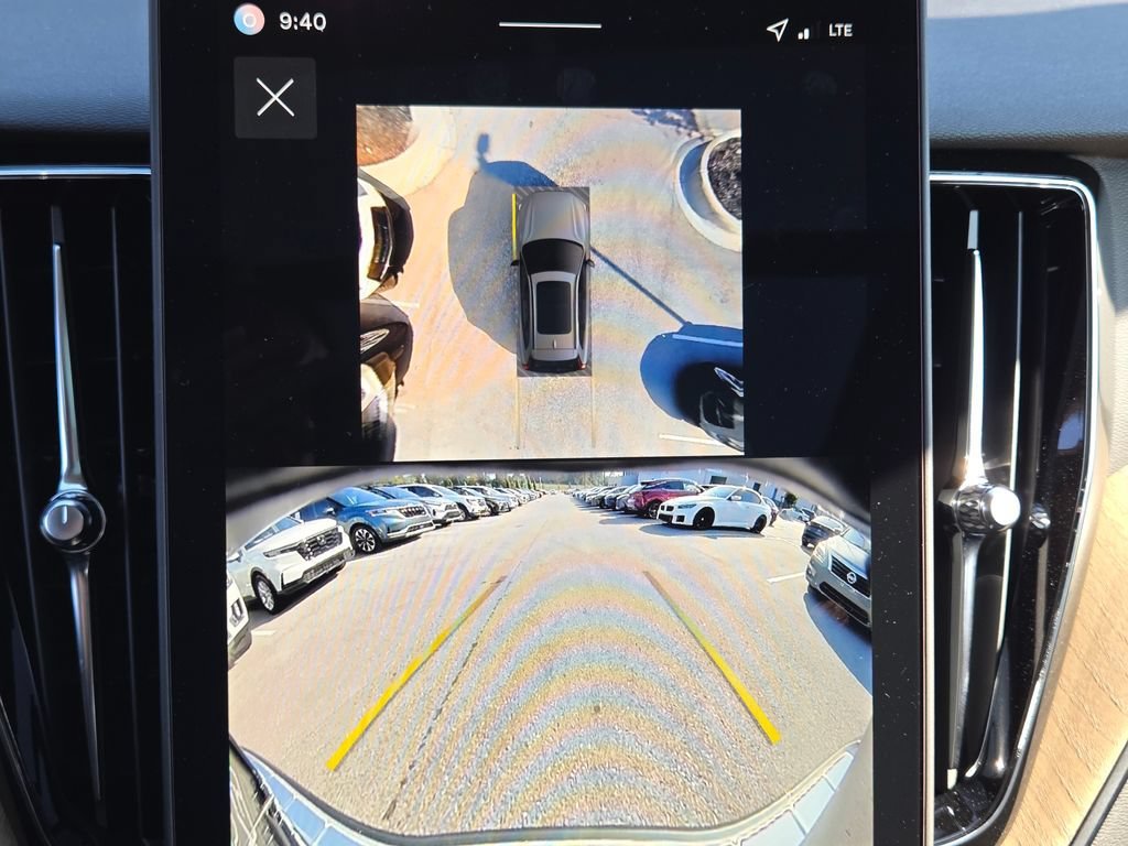 2026 Volvo XC60 Plus - Photo 12