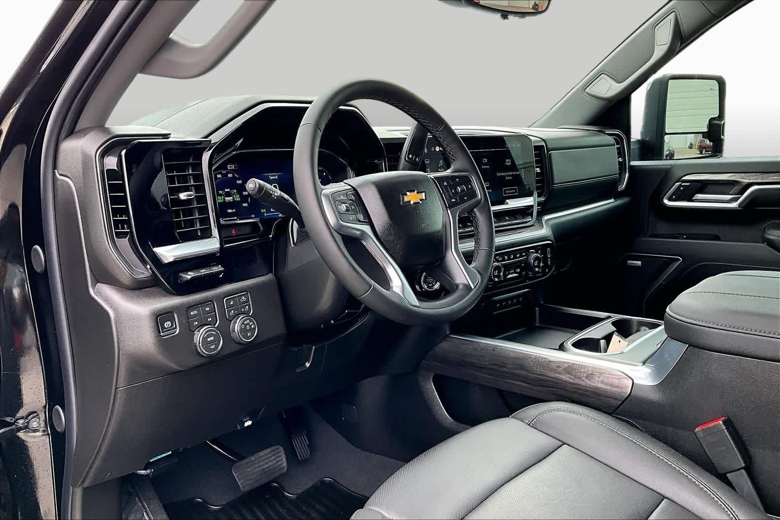2026 Chevrolet Silverado 3500HD LTZ - Photo 18