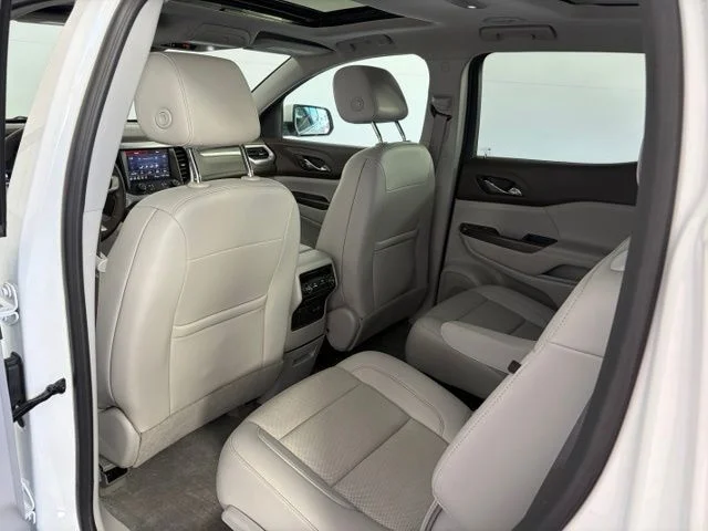 Used 2023 White GMC SLT image 38